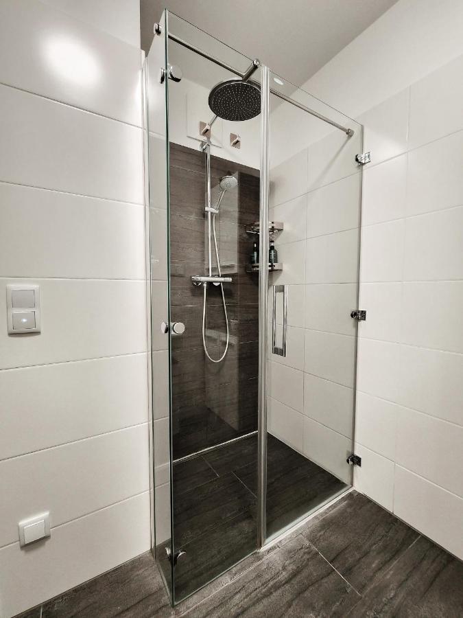 - Modern New Apartment, Old Danube * Viena